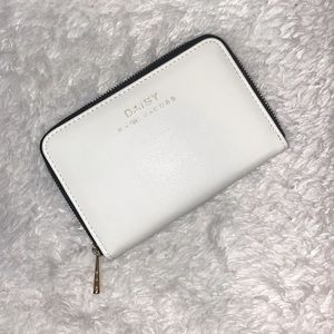 Daisy 🌼 Marc Jacobs White Wallet